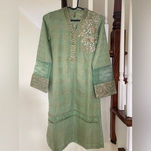 NWOT BEECH TREE SHIRT